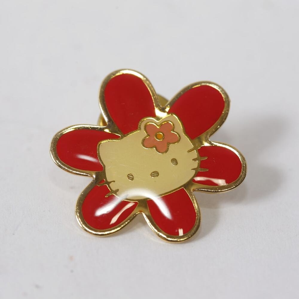 Japan Exclusive 1997 Sanrio Hello Kitty Red Flower Pin Badge ~ 260917-WH 400